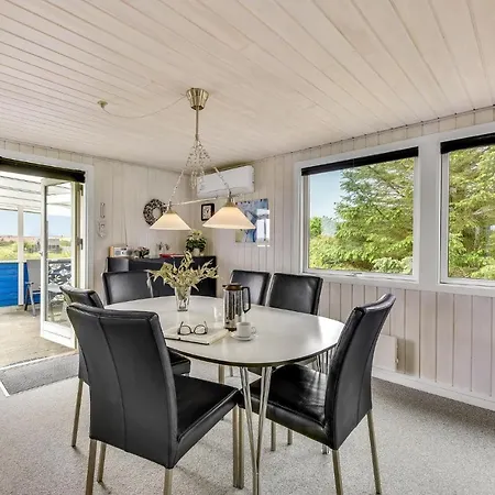 2 Bedroom Awesome In Hvide Sande * Norre Lyngvig