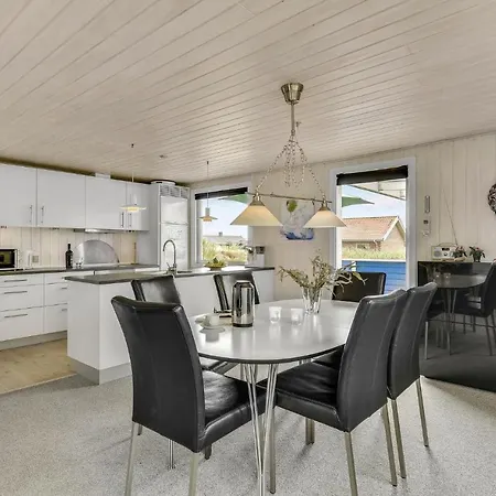 Holiday home 2 Bedroom Awesome In Hvide Sande